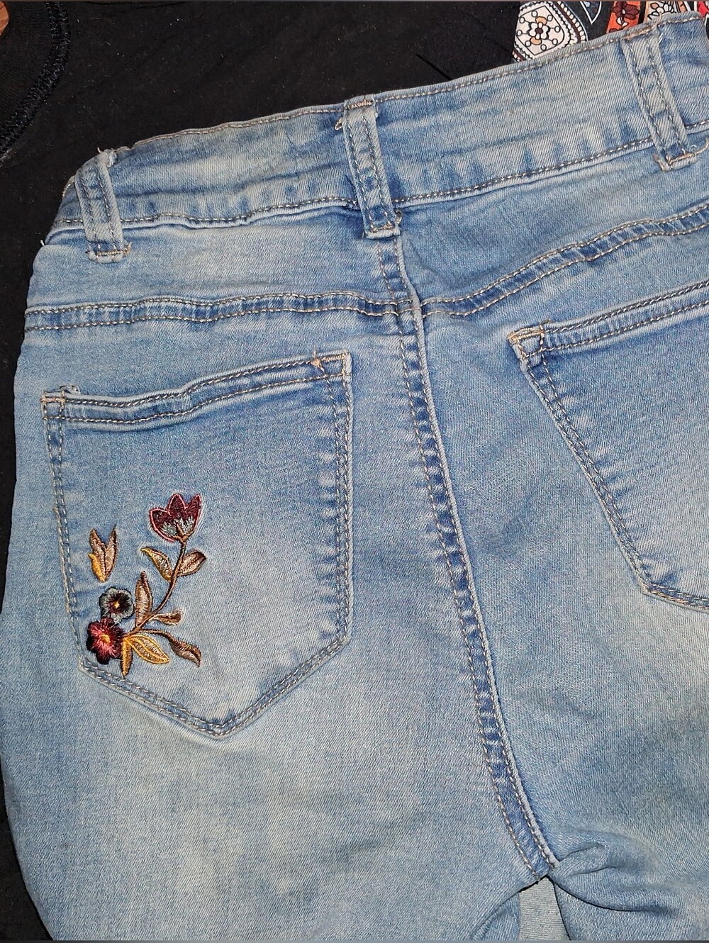 Women's High-Rise Light Blue Embroidered Back-Pocket Jeans